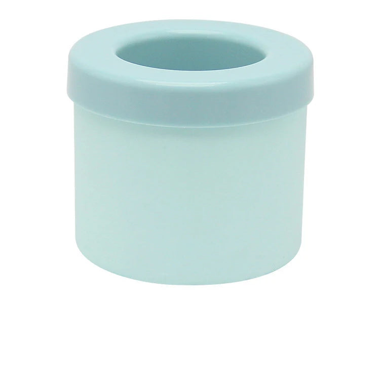 The Effortless 'Pop & Drop' Silicone Ice Bucket Maker